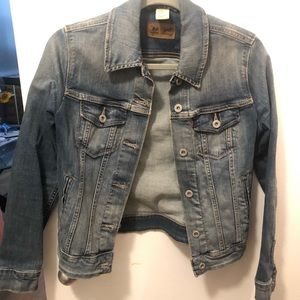 Medium wash Jean jacket